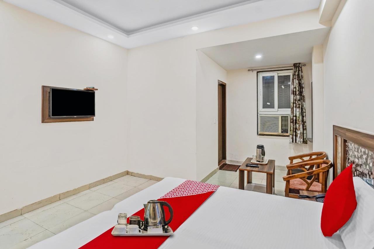 Oyo 88326 Hotel Cloud 9 Nové Dillí Exteriér fotografie